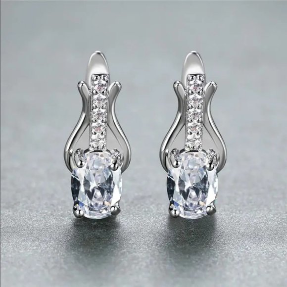 14K White Gold Hanging Drop 2ct Radiant Cut Diamond Womens Silver Earrings 2 ct